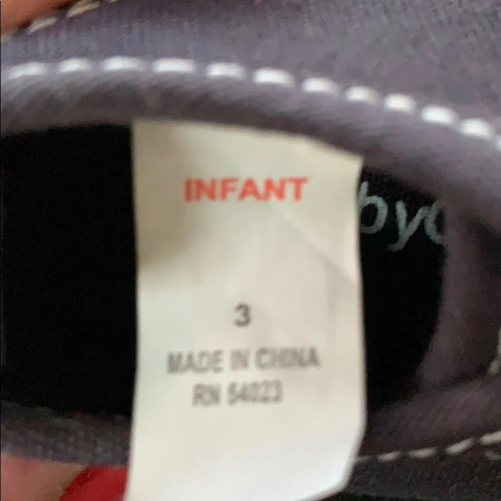 EUC Baby GAP sneakers, infant size 3. Navy